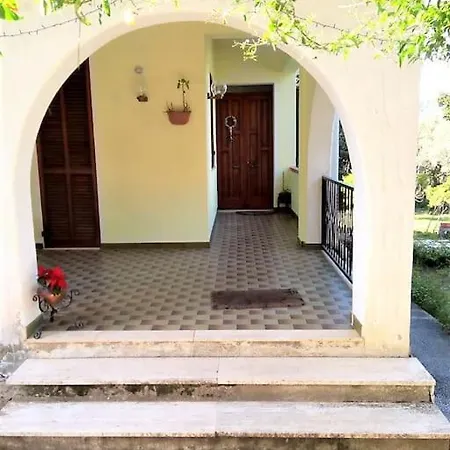 Relax Immersed Within The Sette Fratelli Mountains 빌라 *