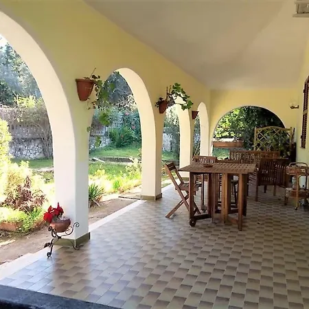 Villa Relax Immersed Within The Sette Fratelli Mountains *